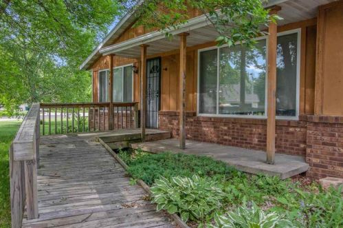 990 Schanock Dr, Green Bay, WI 54303-6382