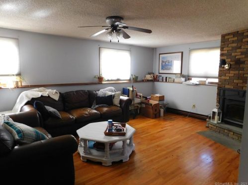 3 Fox Tail Ln, Brookfield Center CT  06804-3705 exterior