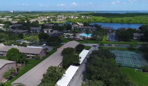 11412 2nd St, Saint Petersburg, FL 33706-4634
