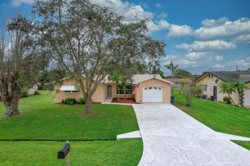 550 Anchor Ln, Fort Pierce, FL 34983-2202