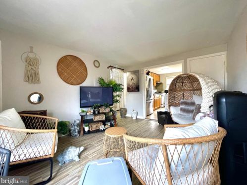 233 Grand Ave, Camden, NJ 08105-2151