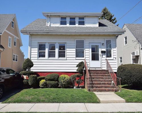 41 Waldo Ave, East Rockaway, NY 11518-1419