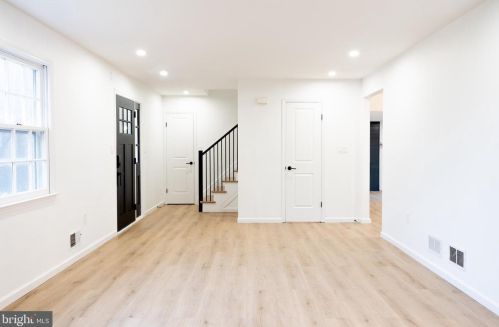 18 Soden Ct, Trenton NJ  08620-2963 exterior