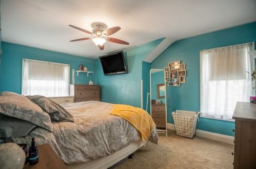 160 White Ave, Hermitage PA  16146-3082 exterior