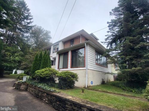 10 Elmwood Ave, Manor, PA 19036-1904
