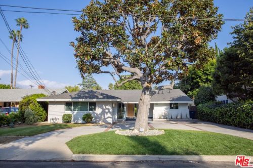 5732 Ventura Canyon Ave, Van Nuys, CA 91401-4532