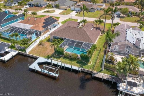 2207 10th Ln, Cape Coral, FL 33990-1908