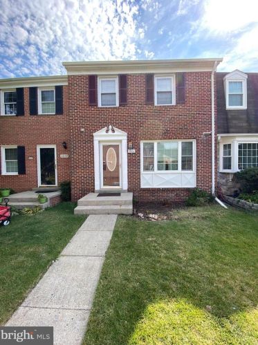 3061 Tecumseh Ct, Woodbridge VA  22192-1827 exterior