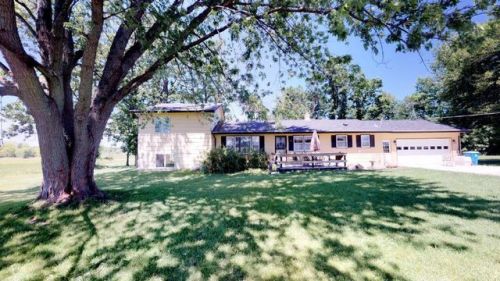 29852 Tucker St, Spectacle Lake, MN 55008-6312