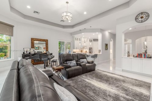 8801 One Putt Pl, Fort Pierce FL  34986-3068 exterior