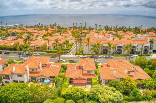 6525 Beachview Dr, Rancho Palos Verdes CA  90275-5800 exterior