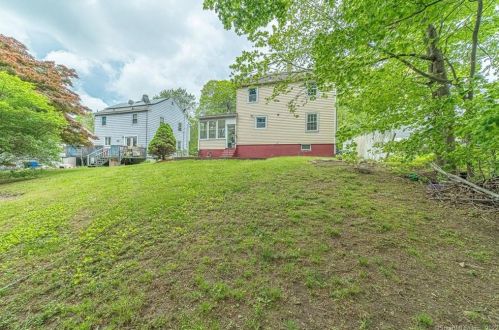 2570 Main St, Waterbury, CT 06706-2639
