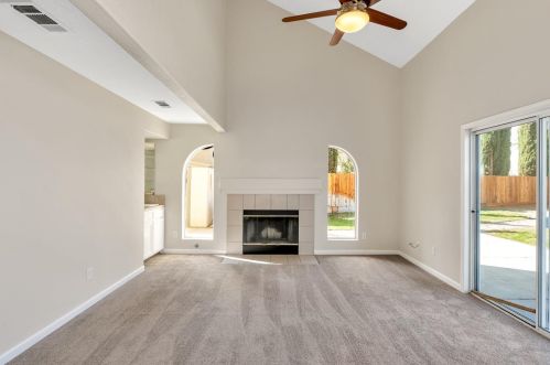 2009 Carlsbad Caverns Ct, Newman CA  95360-9635 exterior