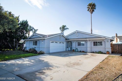 1525 Buckskin Dr, Santa Maria, CA 93454-3325