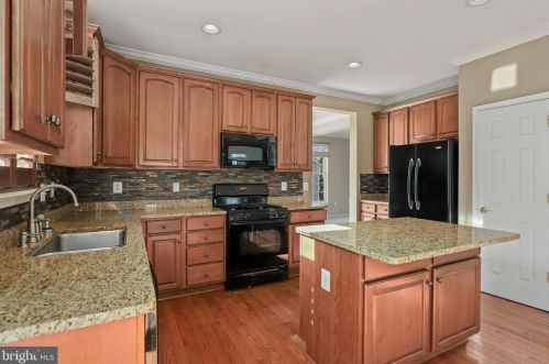 12257 Tulane Fls Dr, Bristow VA  20136-2183 exterior