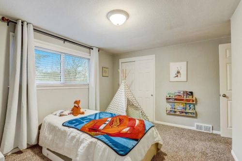 4225 95, Milwaukee WI 53222-1523 exterior