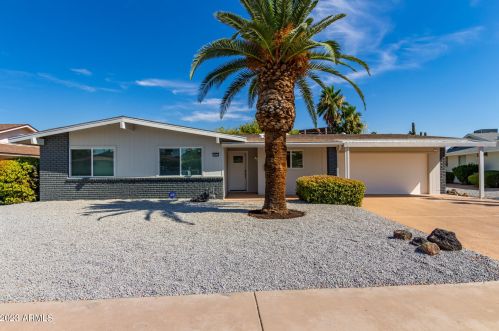 10643 Mission Ln, Sun City, AZ 85351-4871