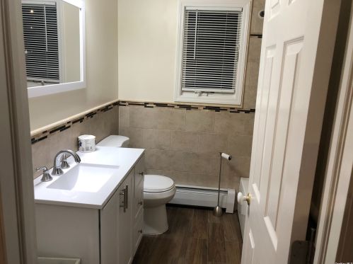 161 Cedar Ct, Copiague NY  11726-4719 exterior