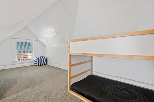 15 Hawthorne Ave, Pittsburgh PA 15229-2044 exterior