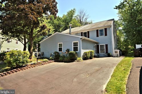 212 Cricklewood Cir, Lansdale, PA 19446-1420
