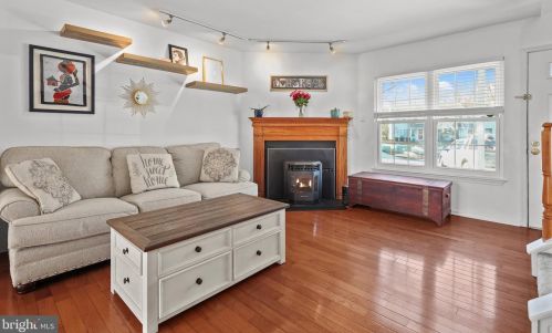 12 Old Mill Ln, Southampton PA  18966-2845 exterior