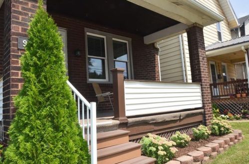 916 Airbrake Ave, Wall, PA 15148-1016