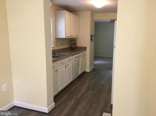 6038 Heathwick Ct, Springfield VA  22015-3259 exterior