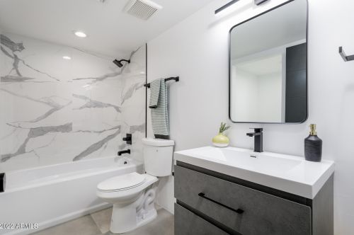 5721 10th St, Phoenix AZ  85014-2213 exterior