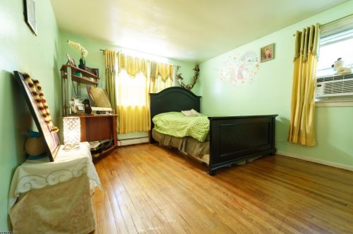 18 Midvale Ave, Lake Hiawatha NJ  07034-1011 exterior