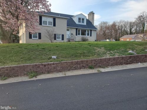 1 Lynn Dr, Wilmington, DE 19809-2855