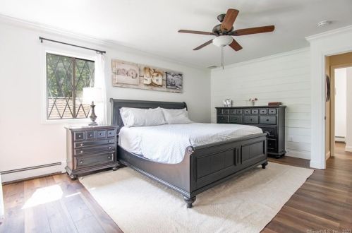 29 Carriage House Dr, Danbury CT  06810-8206 exterior