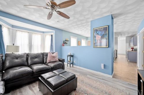 394 Great Rd, Lincoln, RI 02865-3944