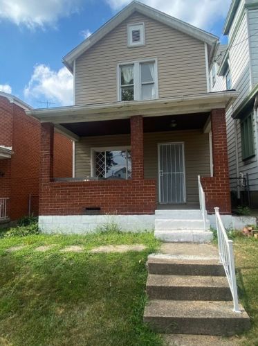 2711 Jenny Lind St, Mckeesport, PA 15132-5039