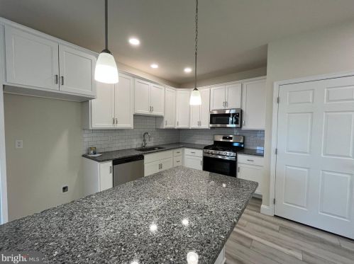 233 Sunglo Dr, Dauberville, PA 19533-8673