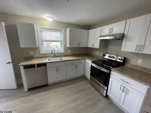 7 Gladys Ave, Manville, NJ 08835-2305