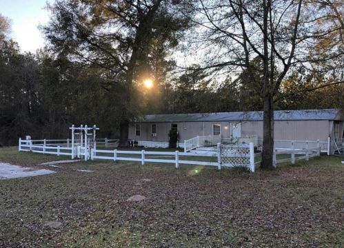 16581 Interstate 45, Conroe TX  77318 exterior