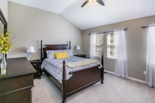 245 Maple Brook Ct, Yorktown Hgts NY  10598-1976 exterior