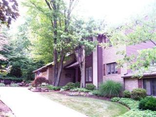 4867 Belden Park Dr, Canton, OH 44720-7488