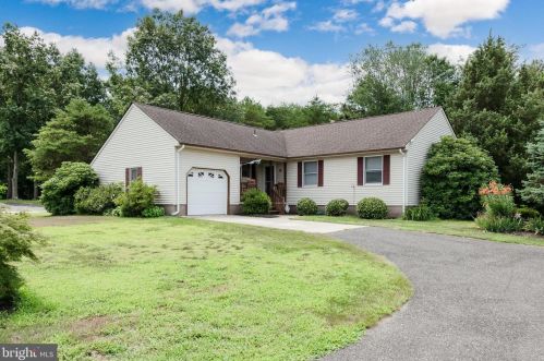6 Pendleton Dr, Berlin Boro, NJ 08009-9672