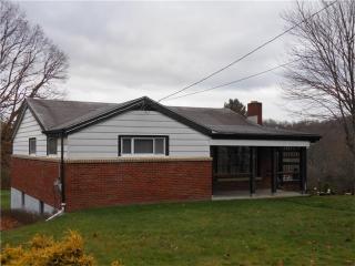 2012 Marshall St, Tarentum, PA 15084-8430
