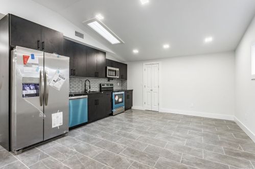 676 Mason St, Westbury NY  11590-4463 exterior