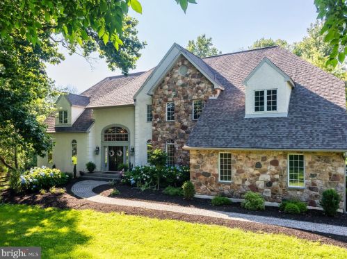 5 Honeysuckle Ct, Glen Mills, PA 19342-1763