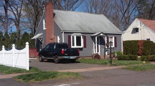 22 Dover Rd, Manchester, CT 06040-2717