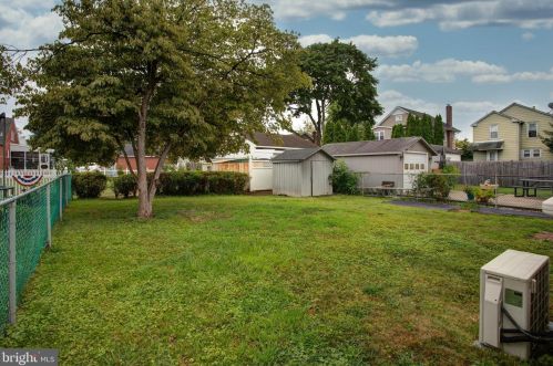 210 Dupont St, Ridley Park PA  19078-2904 exterior