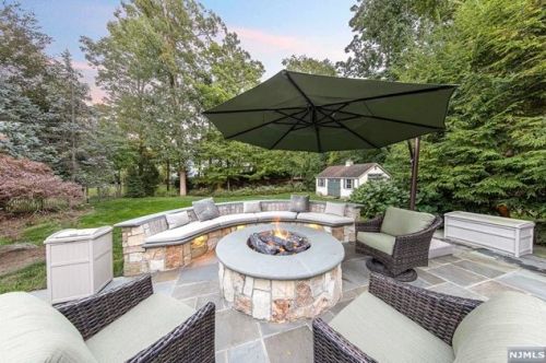 878 Seneca Rd, Franklin Lakes NJ  07417-2825 exterior