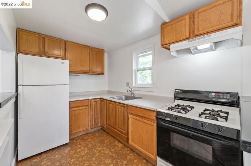 3012 Fulton St, Berkeley CA  94705-1805 exterior