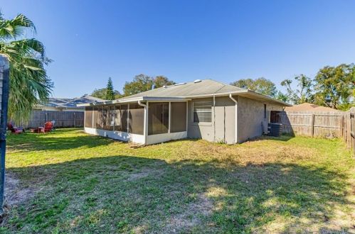 19 Cedar Dr, Davenport FL 33837-9784 exterior