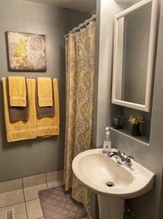 3828 Kingsway Dr, Crown Point IN  46307-8982 exterior