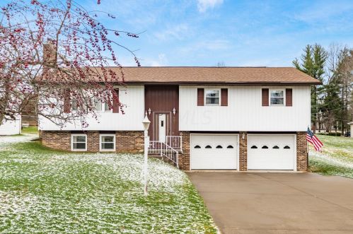 607 Linda Ln, New Lexington, OH 43764-9043