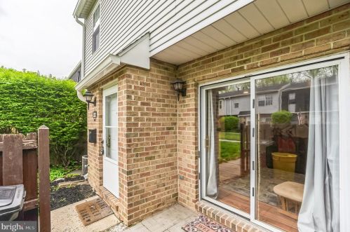 3056 Harbour Dr, Palmyra NJ  08065-2208 exterior